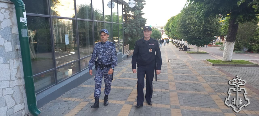 В Чебоксарах сотрудники Росгвардии обеспечили безопасность граждан во время праздничных мероприятий, посвященных Дню Чувашской Республики 