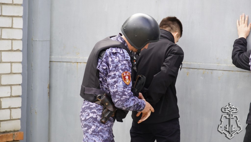 Сотрудники Росгвардии задержали буйных посетителей чебоксарского бара 