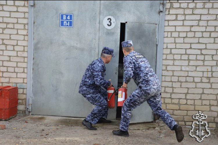 В Алатырском филиале вневедомственной охраны Росгвардии провели тренировочные пожарно-тактические занятия 
