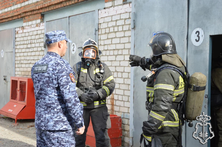В Алатырском филиале вневедомственной охраны Росгвардии провели тренировочные пожарно-тактические занятия 