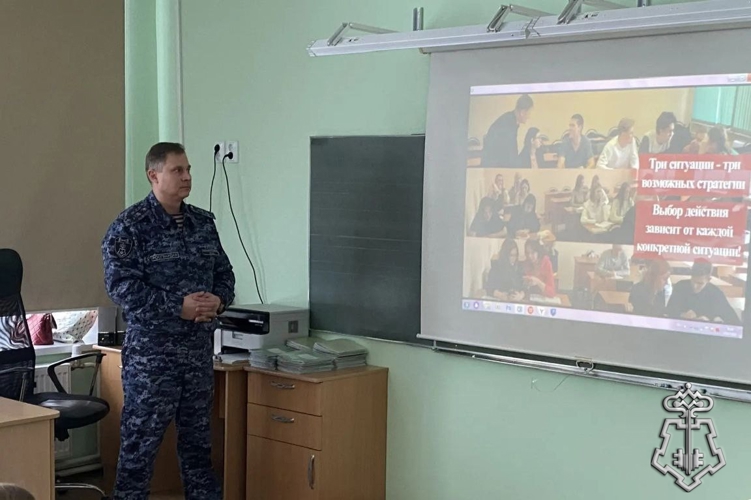 Офицеры Управления Росгвардии проводят «уроки безопасности» в образовательных учреждениях Чувашии