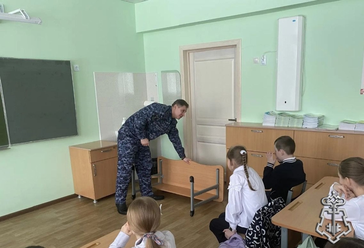 Офицеры Управления Росгвардии проводят «уроки безопасности» в образовательных учреждениях Чувашии
