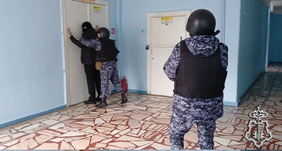 Сотрудники Росгвардии приняли участие во Всероссийском антитеррористическом учении на объектах образования Чувашии