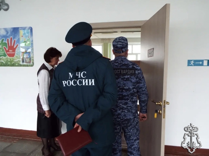 Сотрудники Росгвардии приняли участие во Всероссийском антитеррористическом учении на объектах образования Чувашии