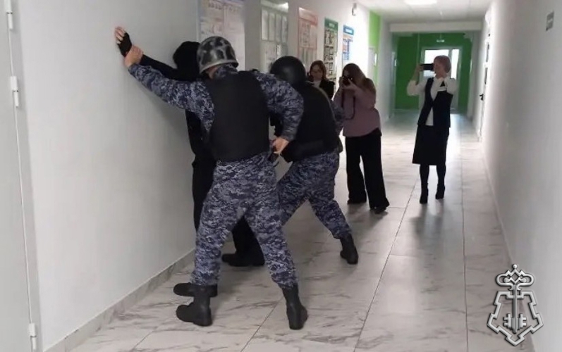 Сотрудники Росгвардии приняли участие во Всероссийском антитеррористическом учении на объектах образования Чувашии