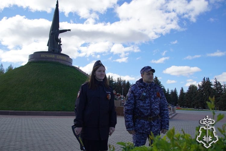 В Чебоксарах сотрудники Росгвардии обеспечили безопасность граждан во время праздничных мероприятий, посвященных Дню Победы 