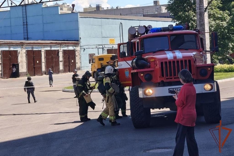 В Чебоксарах сотрудники Росгвардии приняли участие в тренировке по ликвидации пожара