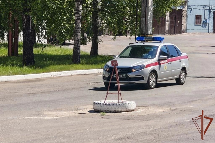 В Чебоксарах сотрудники Росгвардии приняли участие в тренировке по ликвидации пожара