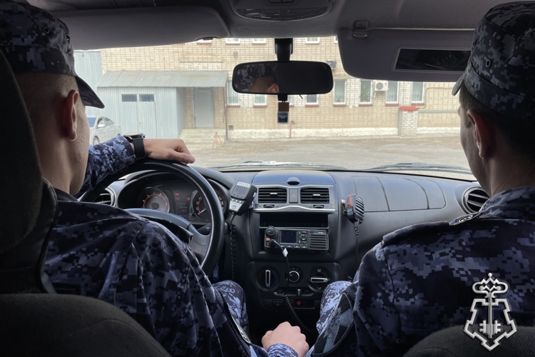 В Чебоксарах сотрудники Росгвардии задержали мужчину, находящегося в федеральном розыске