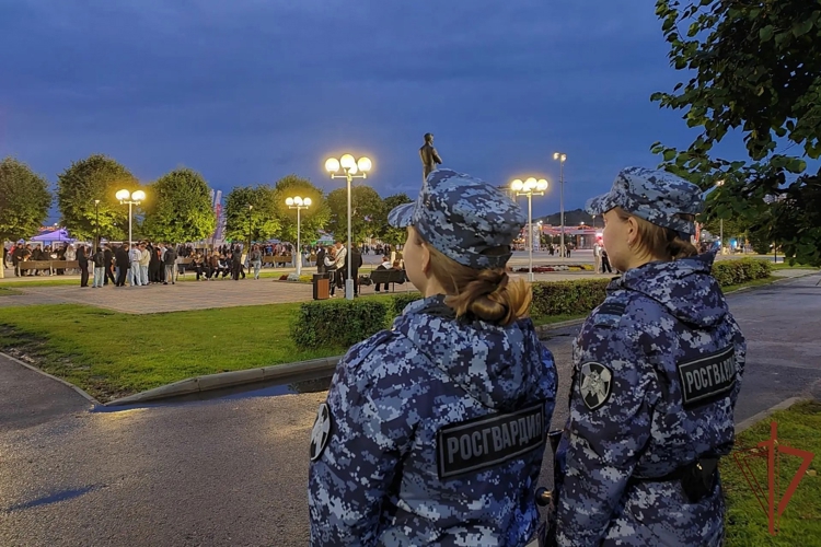 Сотрудники Управления вневедомственной охраны по Чувашской Республике-Чувашии обеспечили безопасность чебоксарцев в период празднования Дня города